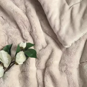 Edredón símil piel de conejo Queen + 2 fundas