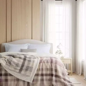 Corderito estampado / reverso corderito liso · 1 1/2 pl