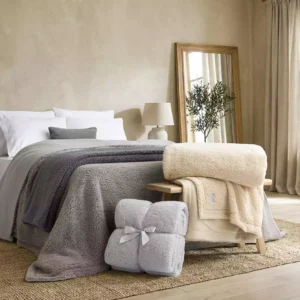 Frazada doble · Corderito y polar · 1 1/2 pl