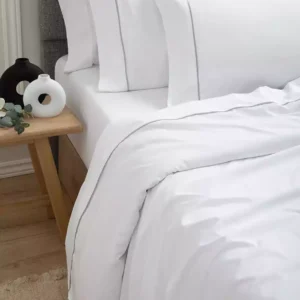 Jgo sábanas · Con vivo satén en embozo · King