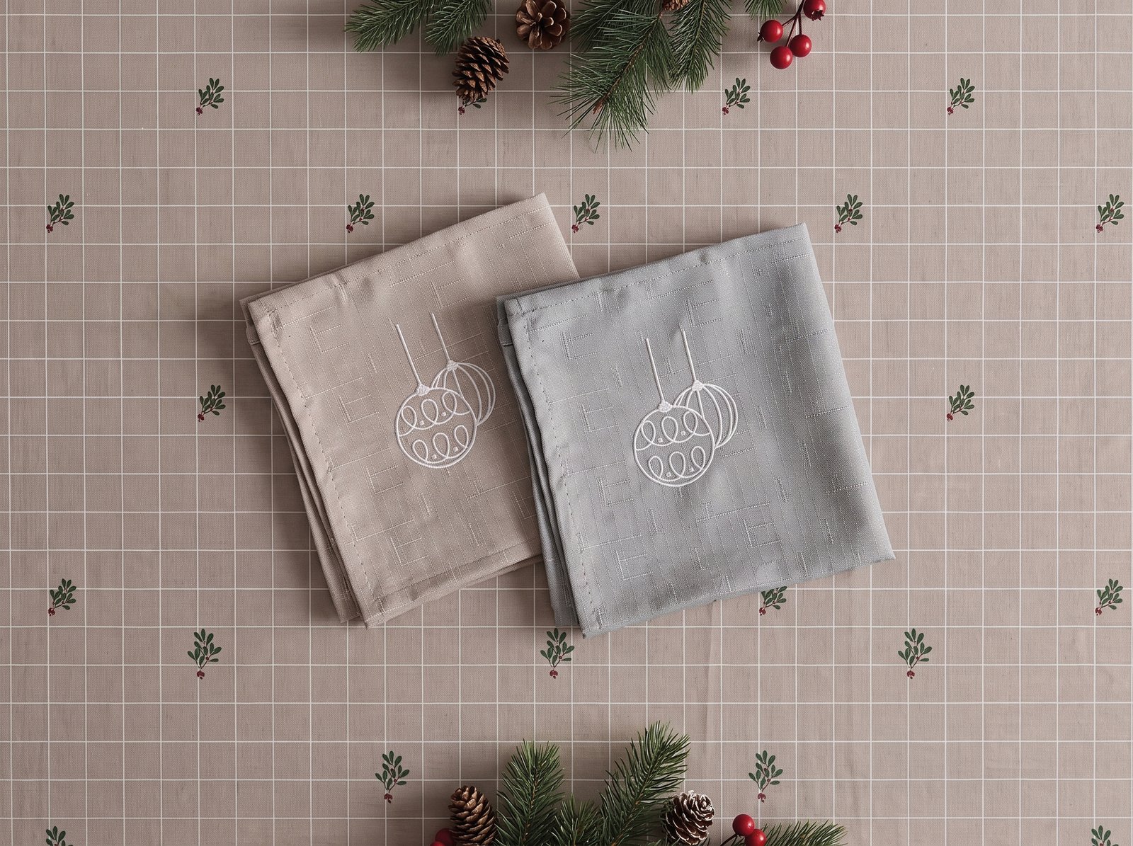JC SET 2 SERVILLETAS NAVIDEÑAS BORDADAS - Imagen 4